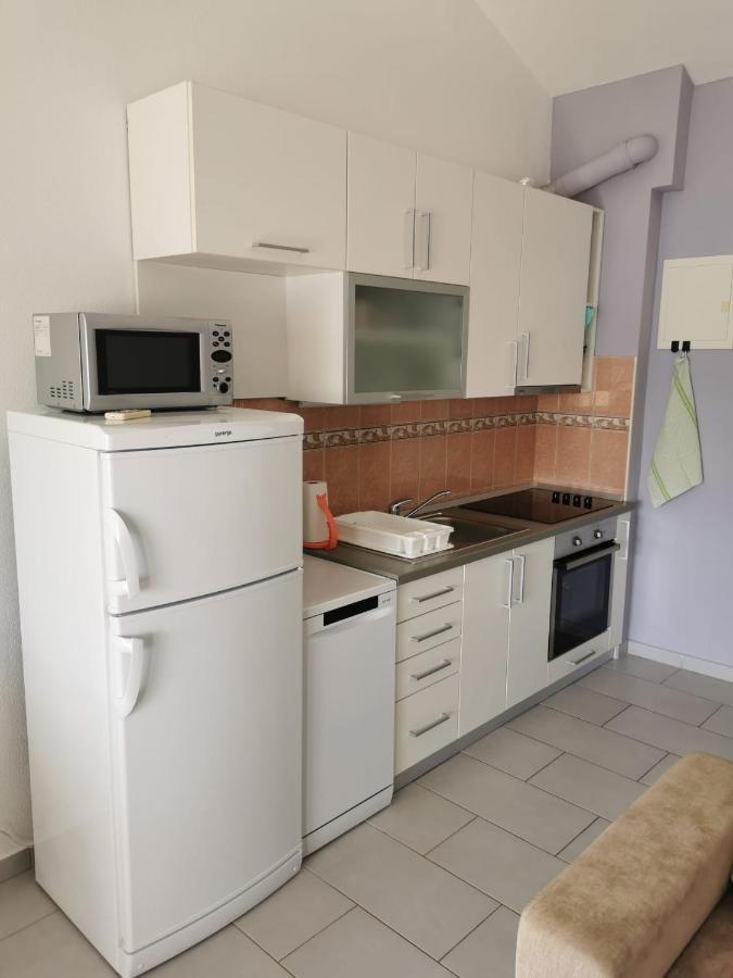 Apartman Sutalo 코마르나 외부 사진