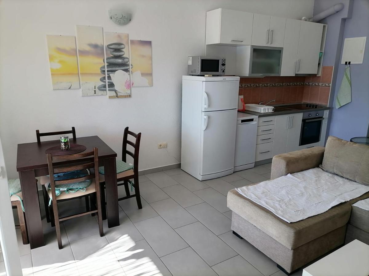 Apartman Sutalo 코마르나 외부 사진