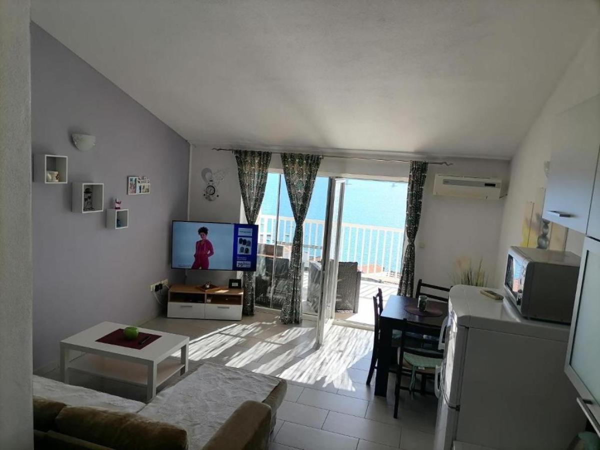 Apartman Sutalo 코마르나 외부 사진