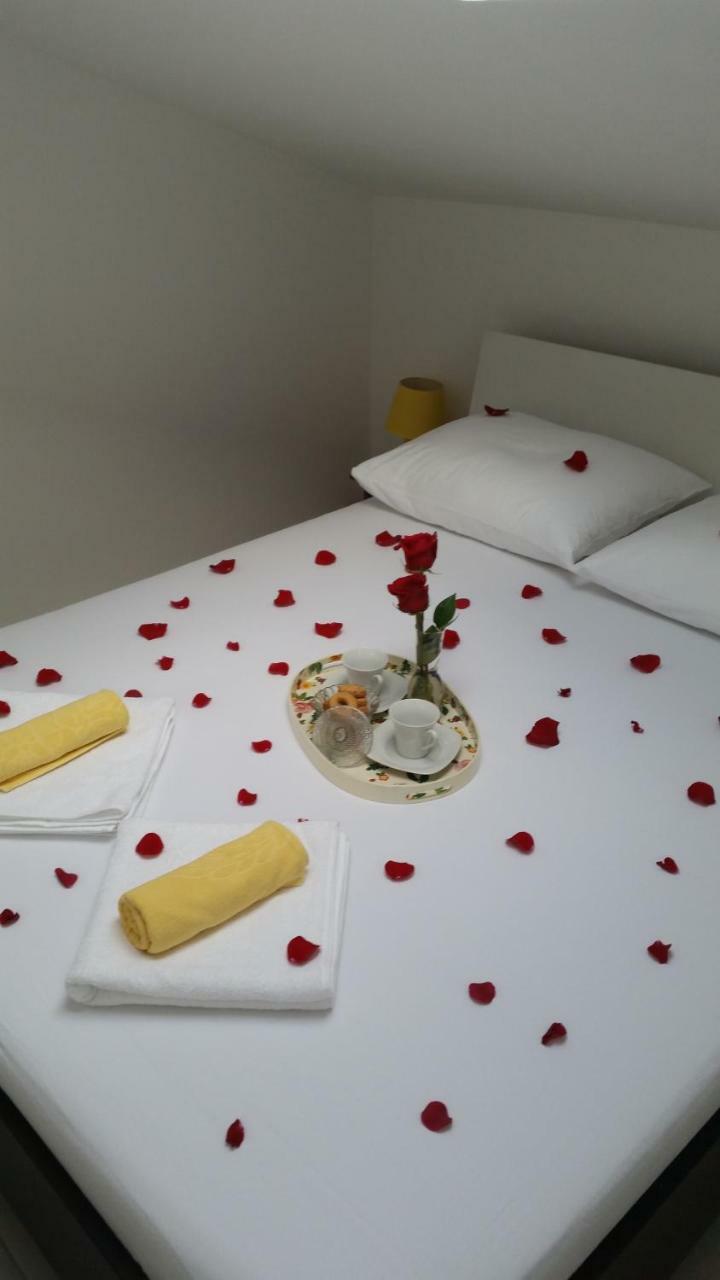 Apartman Sutalo 코마르나 외부 사진